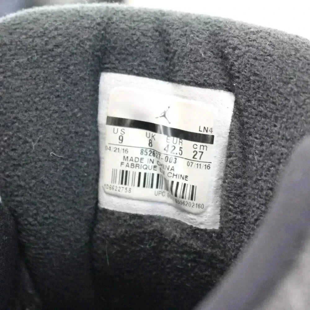Jordan men gray